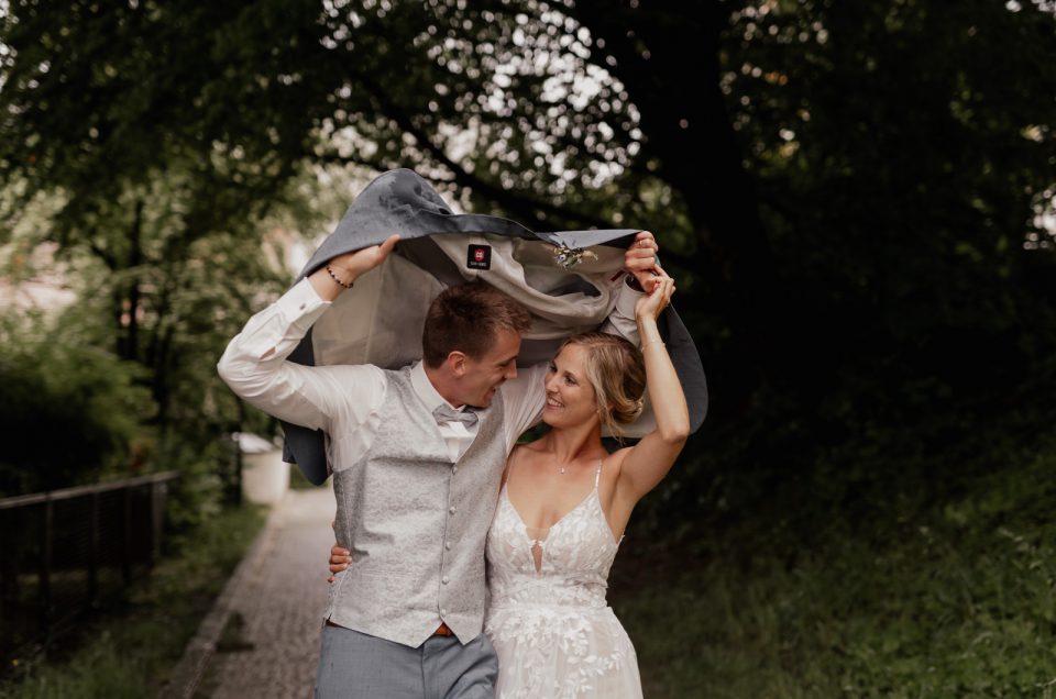 Romantische Regenhochzeit von Nadja und Felix in Kempten